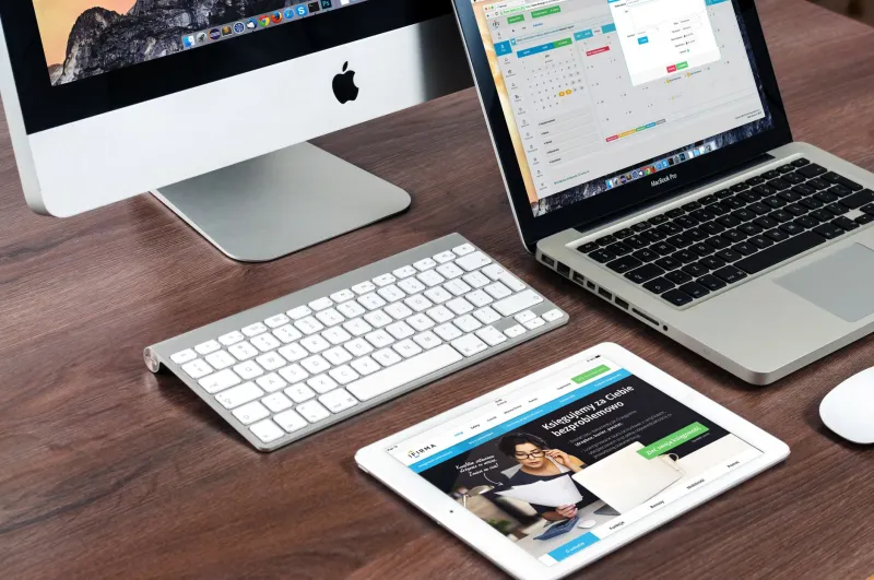 So You Think You're a Real Apple Fan? The Clan's Unofficial Rulebook Has Thoughts