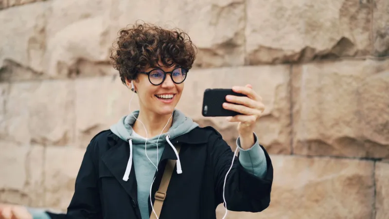Secondhand and Sold: How Gen Z Is Joining the Apple Clan on Their Own Terms